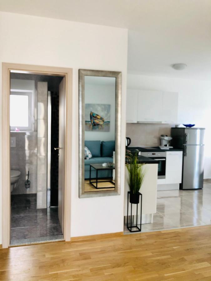 Villa Dani Sea & Pool Apartments Trogir Buitenkant foto