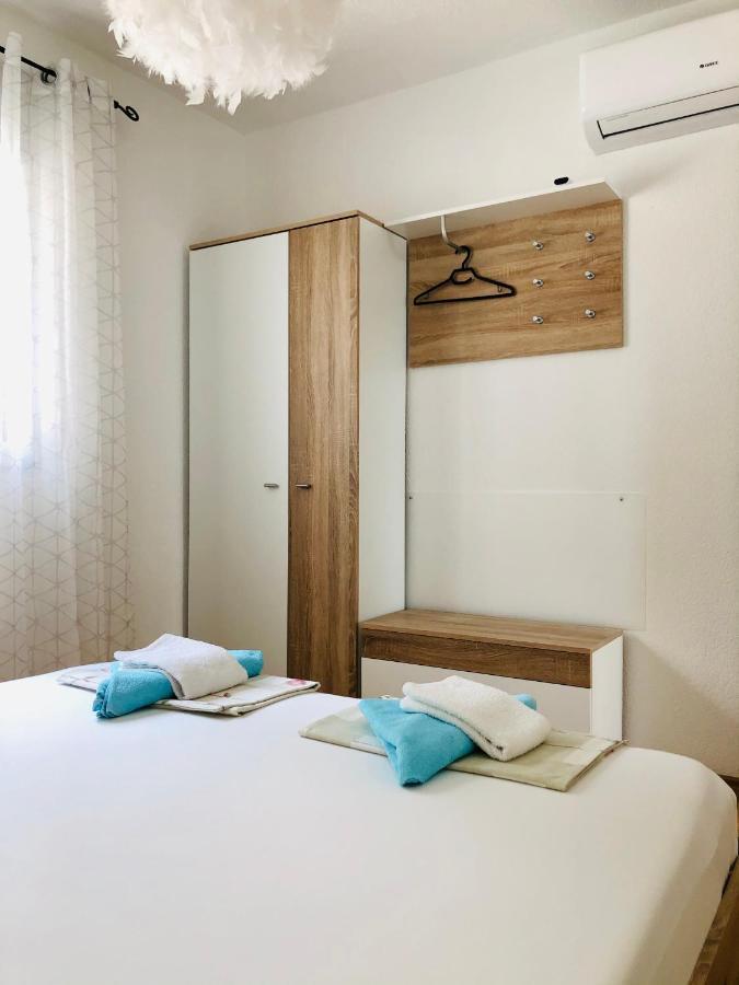 Villa Dani Sea & Pool Apartments Trogir Buitenkant foto
