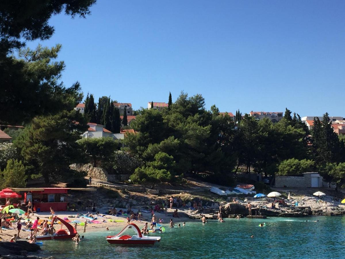 Villa Dani Sea & Pool Apartments Trogir Buitenkant foto