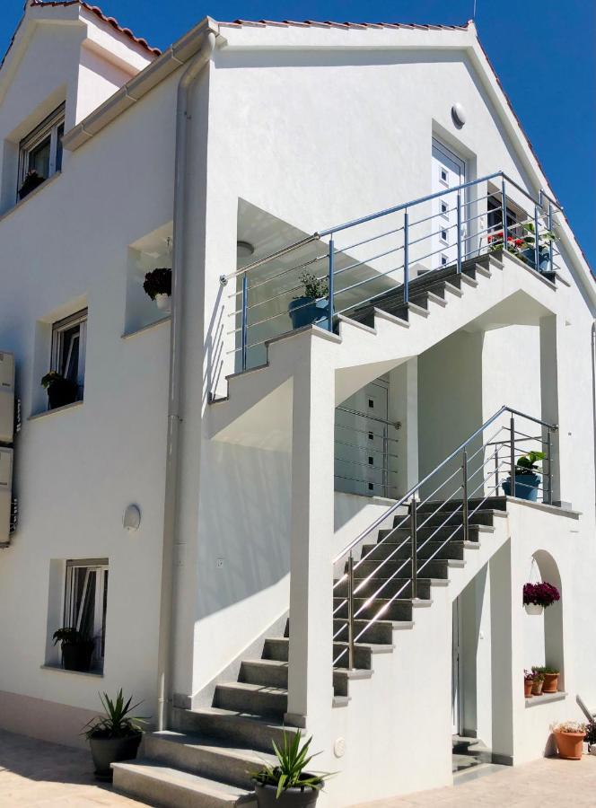 Villa Dani Sea & Pool Apartments Trogir Buitenkant foto